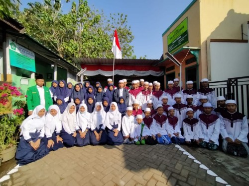 Bantu Pembangunan Asrama Pon Pes Darul Falah Al Hasyimiyah